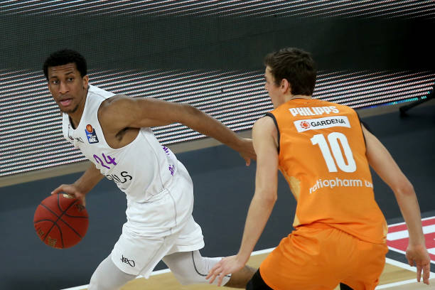 赛场上能够 赛场上能够