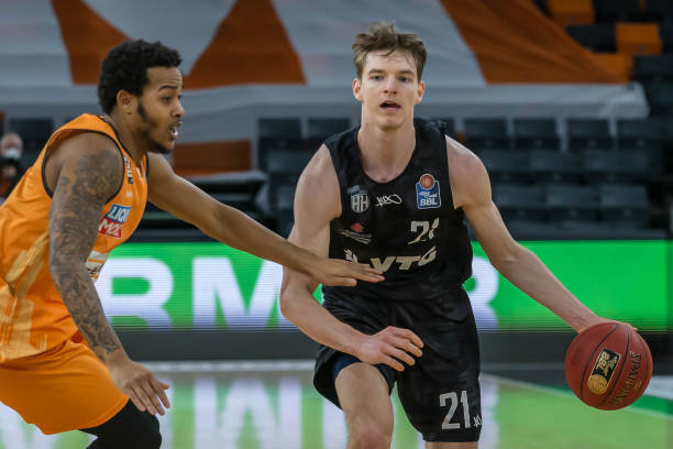 比赛过程中 比赛过程中