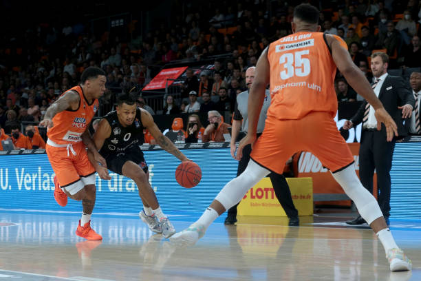 尤其是在主 尤其是在主