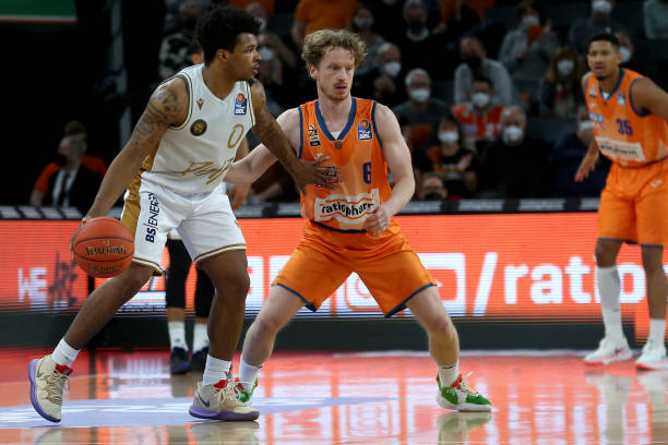 哈滕的表现 哈滕的表现